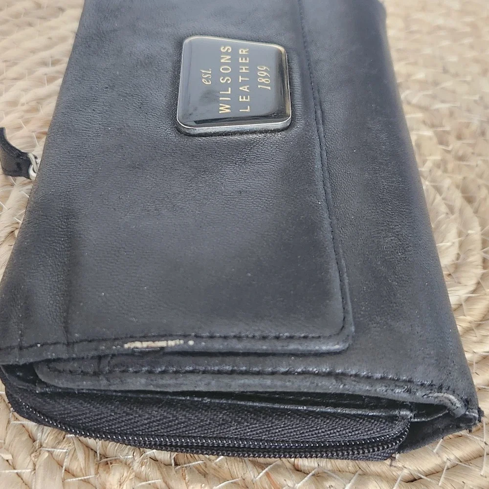 Wilsons Leather Black Trifold Checkbook Wallet Gold Logo ID Window Zip Pocket